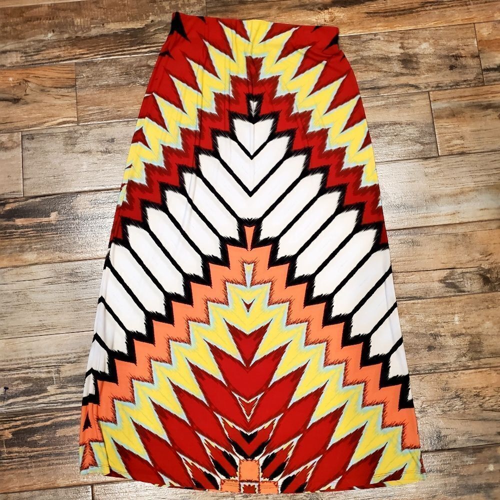 🔹️ECI New York Multicolored Chevron Print Maxi Skirt Medium